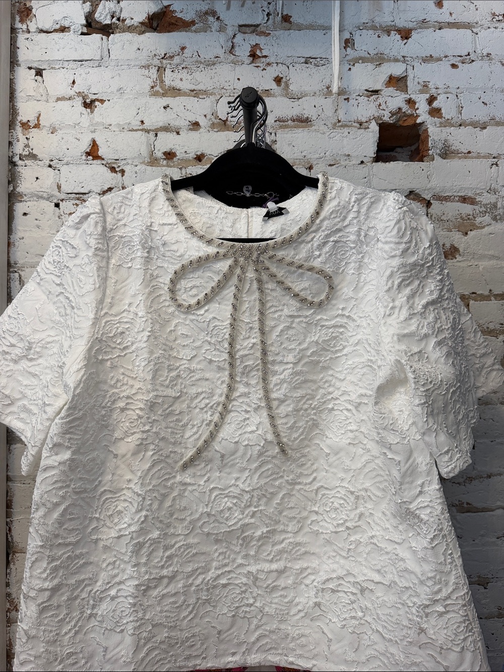 Textured White Floral Bow-Trim Short-Sleeve Blouse